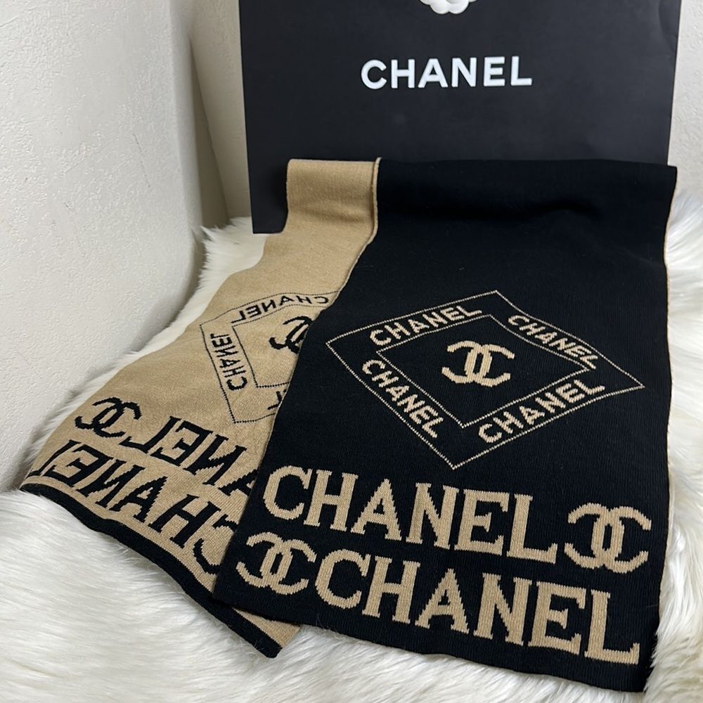 💯Authentic Chanel Scarf 🍀 - Picture 9 of 9